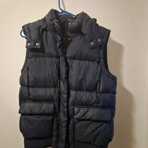 GAP Women's Navy Puffer Vest